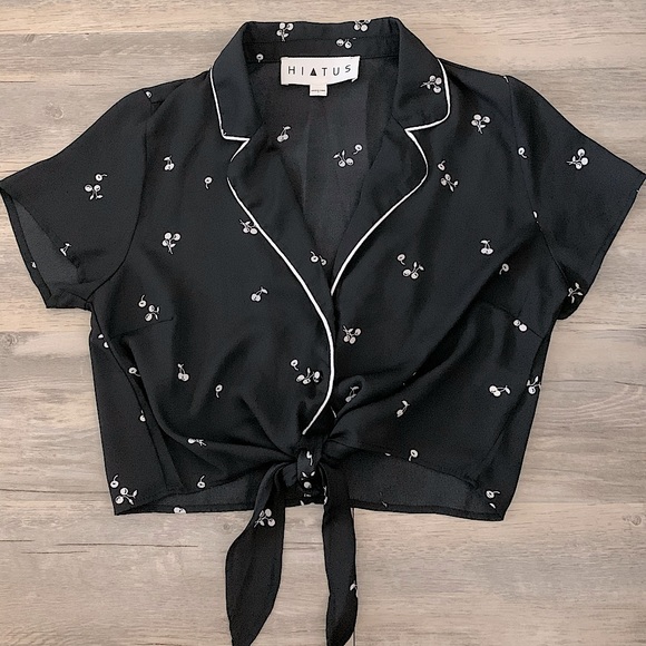 Hiatus Cropped Blouse - Picture 1 of 1